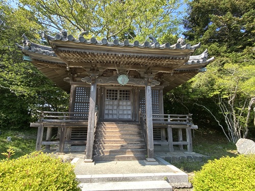 福浦島の弁天堂