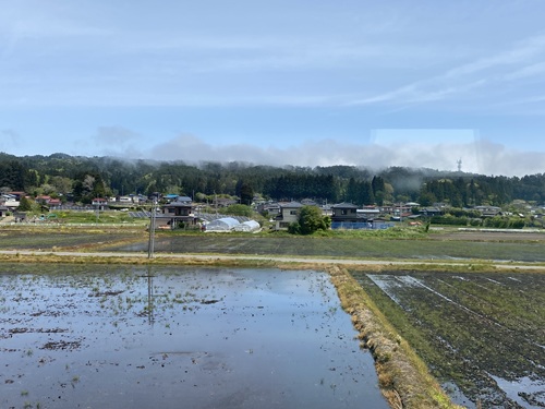 北三陸鉄道列車から見える広がる田園風景