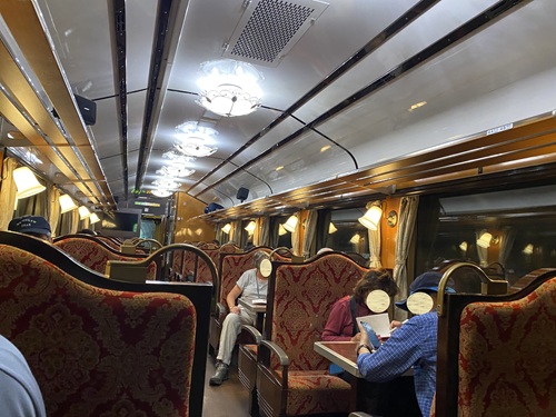 豪華な北三陸鉄道内部