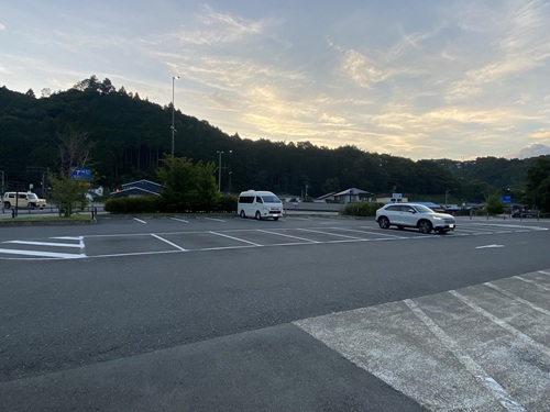 道の駅伊豆月ヶ瀬の駐車場全体