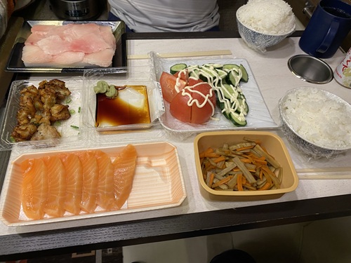 刺身など道の駅伊豆月ヶ瀬で食べた晩御飯