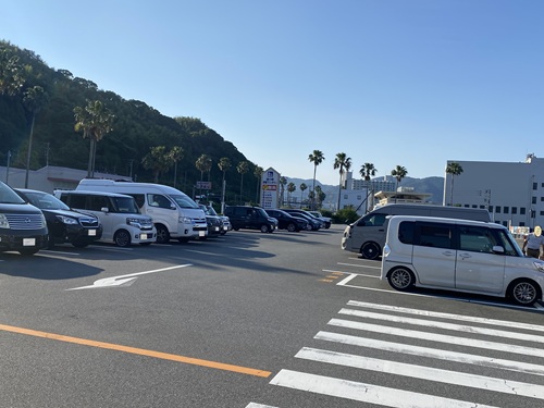道の駅伊東マリンタウンの駐車場