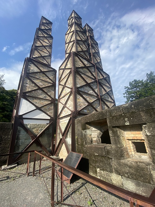 韮山反射炉を下から見上げる