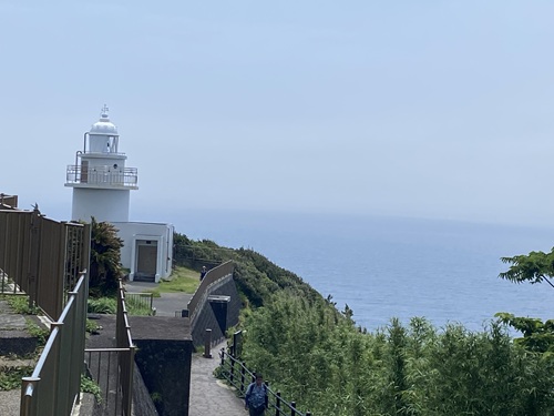 石廊崎灯台に向かう道