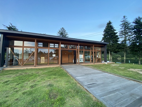 道の駅ビーナスライン蓼科湖のトイレ外観