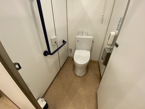 道の駅ビーナスライン蓼科湖のトイレ個室