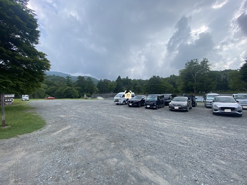 蓼科大滝のプール平駐車場