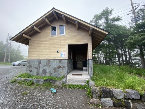 高峰高原の公衆トイレ