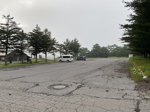 高峰マウンテンパークのひろい駐車場