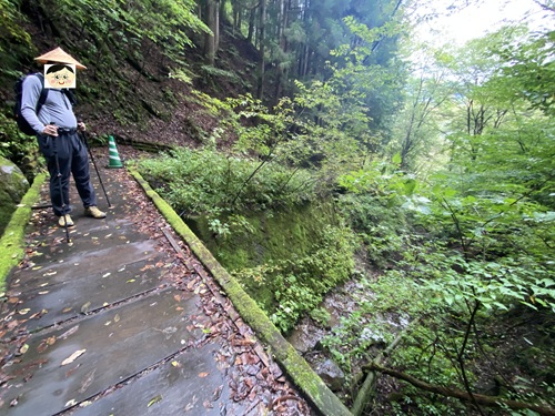 鳥居峠の端と夫さん