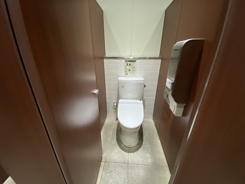 新軽井沢駐車場のトイレ個室