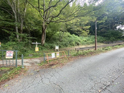 碓氷湖駐車場ふきんのアプトの道入口