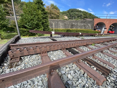 実際のラックレール