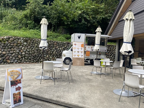清津峡トンネルの近くにあるクレープやさん