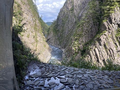 パノラマステーションから見える清津峡の景観