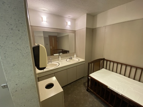 青山ホテルのトイレの洗面台