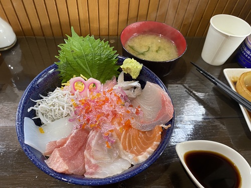 渡舟の海鮮丼