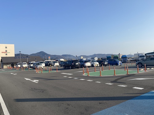 道の駅いたの駐車場の全体外観