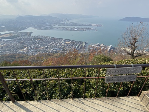 屋島山上のかわら投げ