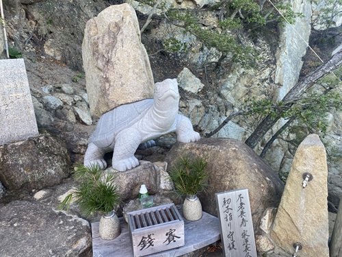 武居観音寺にあるカメの像
