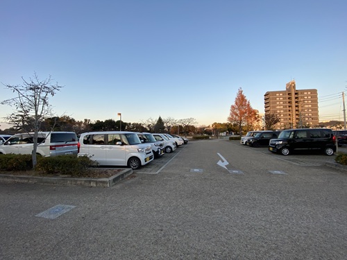 宇多津臨海公園の駐車場外観