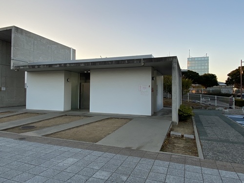 宇多津臨海公園のトイレ外観