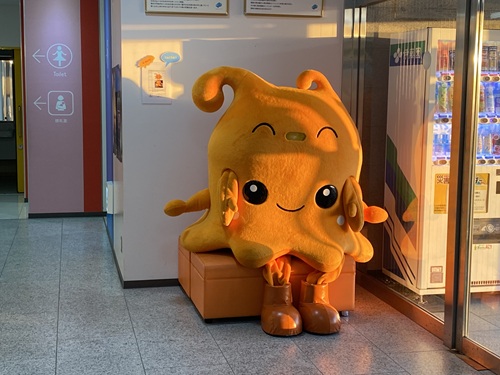 うたづ海ほたるの前のキャラクター