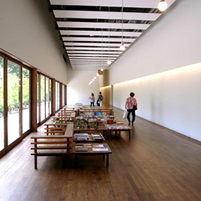 仏生山温泉のロビー