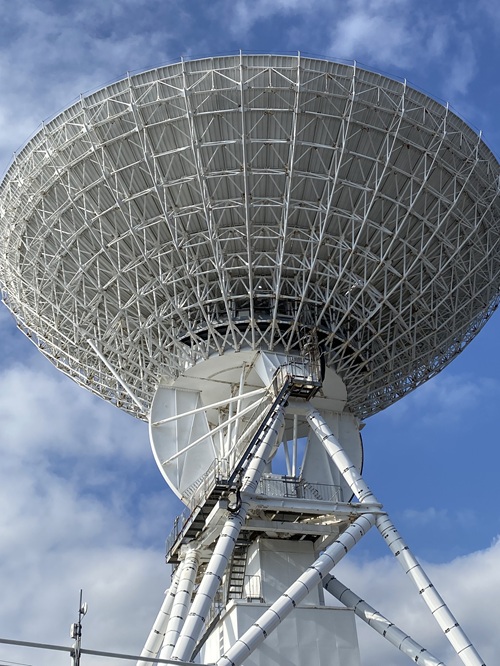 JAXA内之浦宇宙空間観測所の巨大パラボラアンテナ
