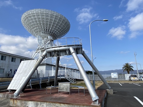 内之浦宇宙空間観測所の衛星追跡センターにあるモニュメント