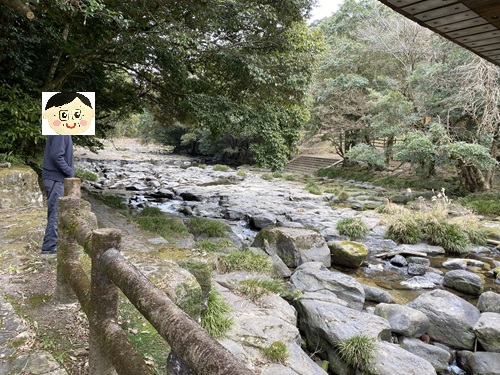 扇落としの滝に向かう遊歩道
