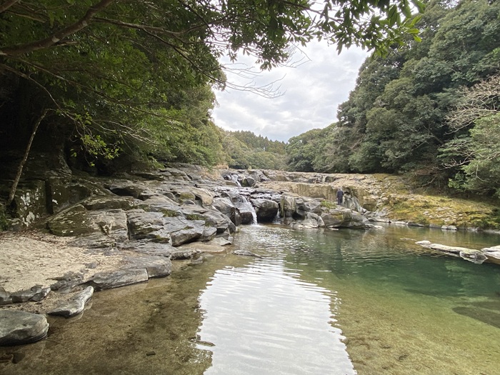 雄川の滝部分の遠景