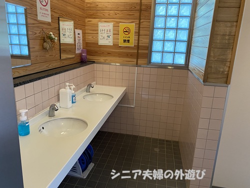 雄川の滝のトイレ内部