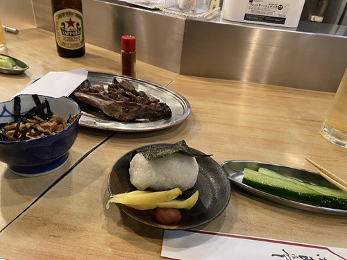 丸万のももばらしとおにぎりときゅうり