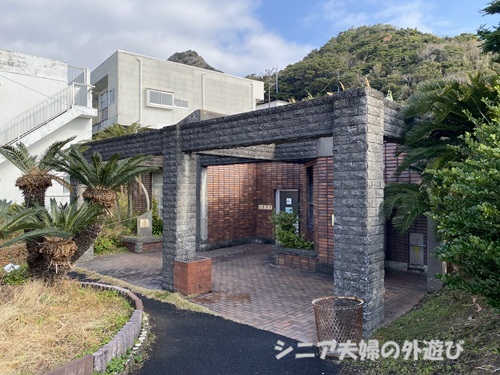 長崎鼻入口の公衆トイレ