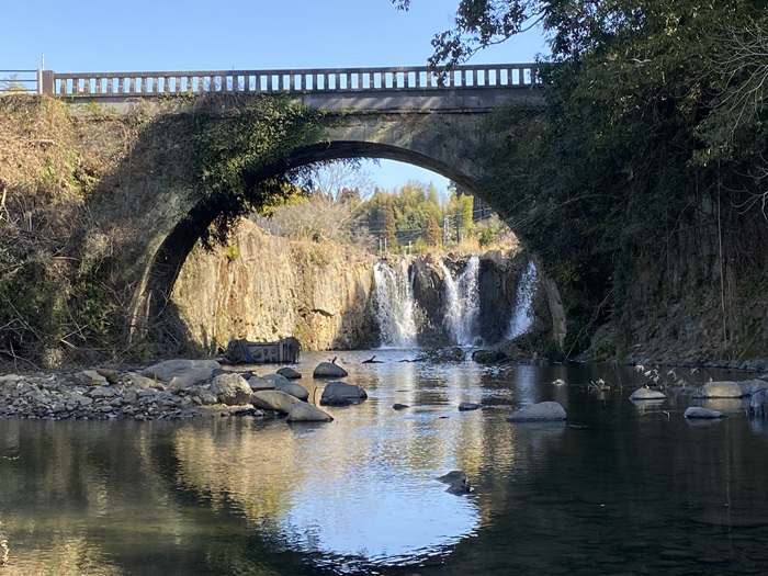 さっとん撮影の金山橋と板井手の滝
