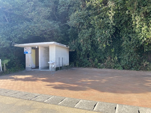 祇園神社のそばのトイレと共同駐車場