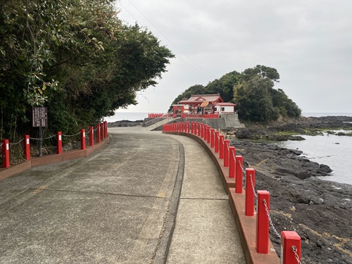釜蓋神社に続く道