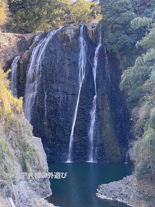 龍門滝の全景と流れ
