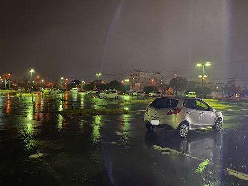 広島みなと公園駐車場の夜間の様子