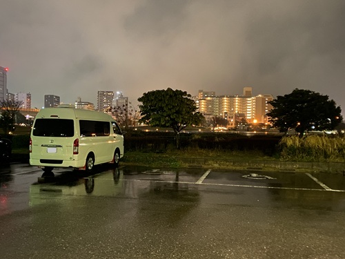 夜の広島みなと公園駐車場