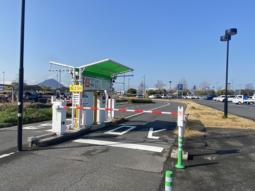広島みなと公園駐車場の屋根のついた料金所