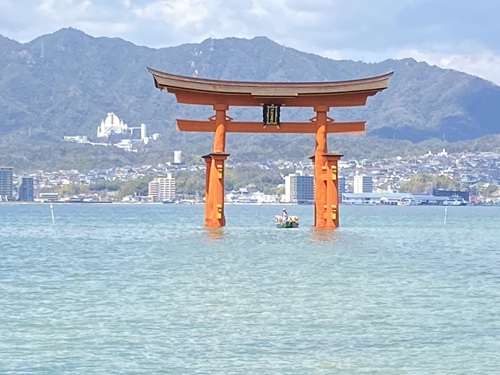 厳島神社の鳥居