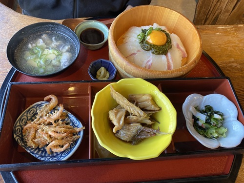 大島本陣茶屋の海鮮丼