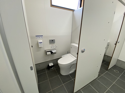 道の駅サザンセトとうわの２４時間トイレ個室