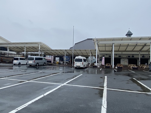 道の駅サザンセトとうわの通路側駐車場