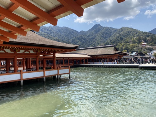 海上の厳島神社