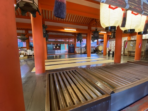 厳島神社の本殿