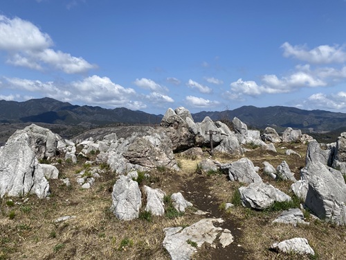 秋吉台の北山