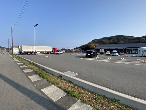 普通車と大型車の駐車位置